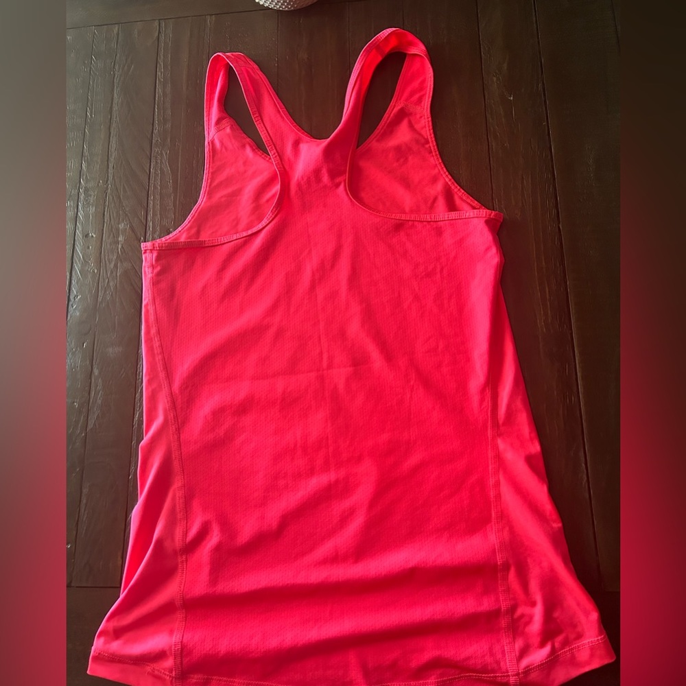 Nike - Picture 2 of 3